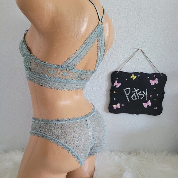 Victoria's Secret Lace Bralette  Set Small - Picture 3 of 5